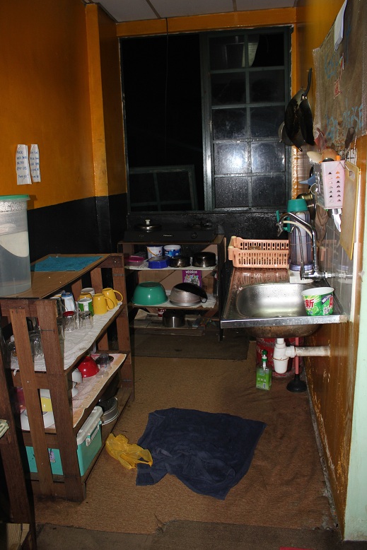 La cuisie ne l'Osasis Backpacker, notre maison à Kuala Lumpur. Les moins cher de toute la capitale : 40 RM