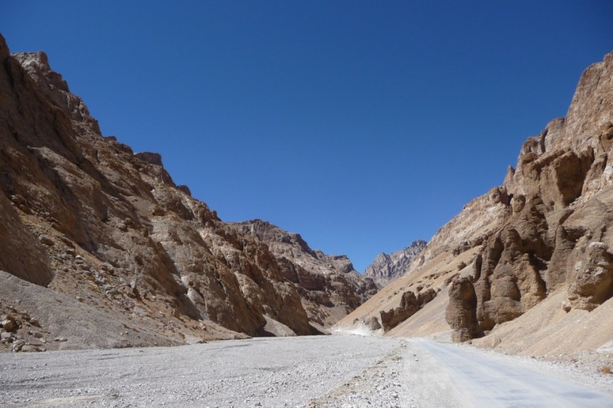 16-une-route-qui-fait-mal-aux-yeux